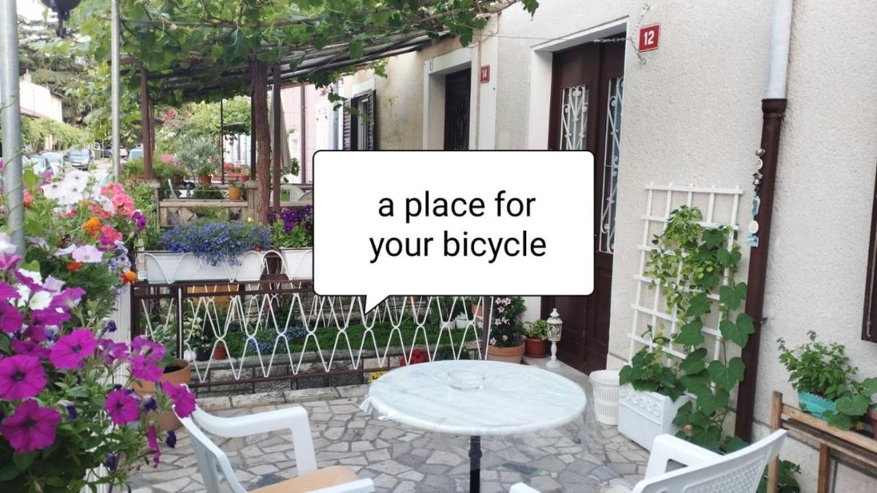 Guest House Izola Bagian luar foto