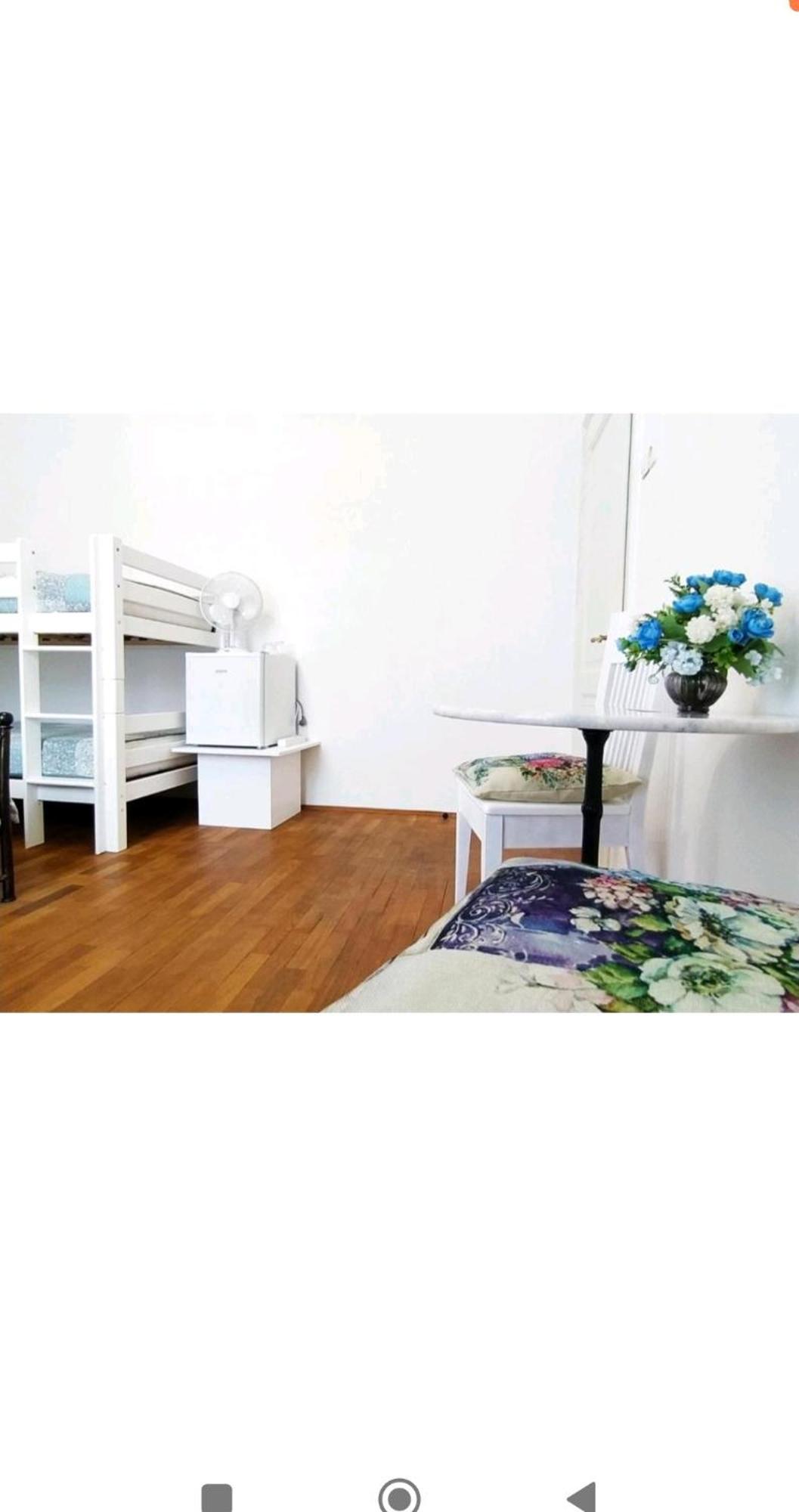 Guest House Izola Bagian luar foto