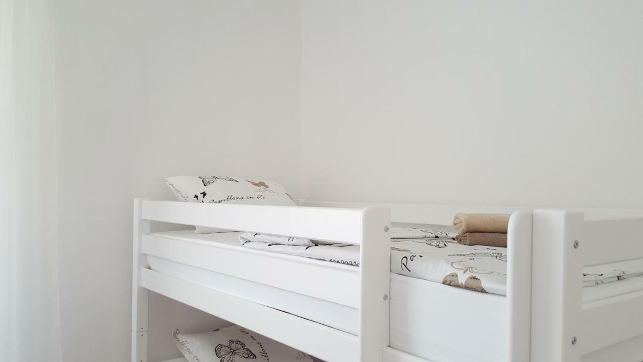 Guest House Izola Bagian luar foto