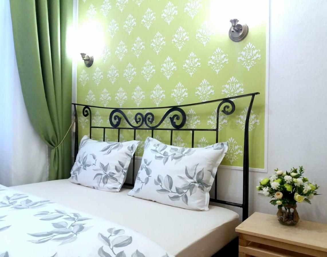 Guest House Izola Bagian luar foto