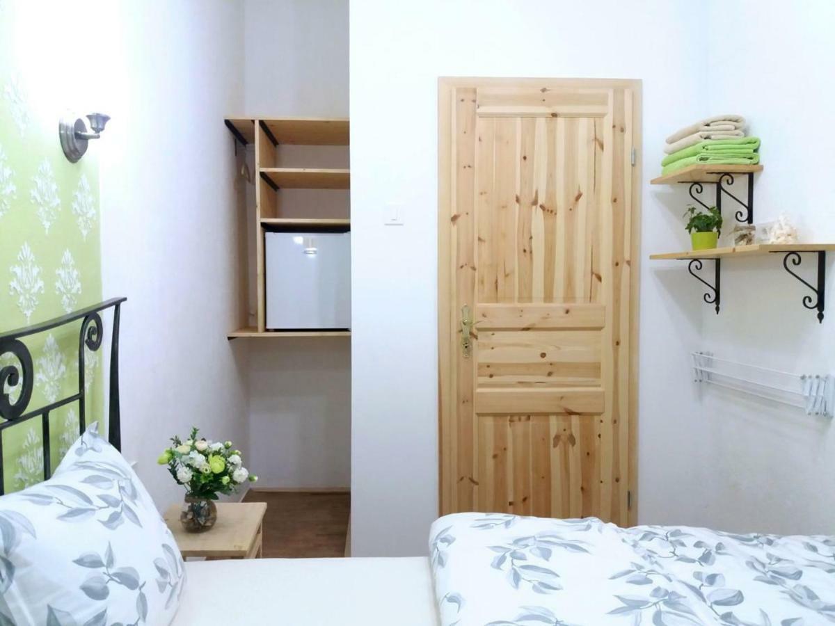 Guest House Izola Ruang foto